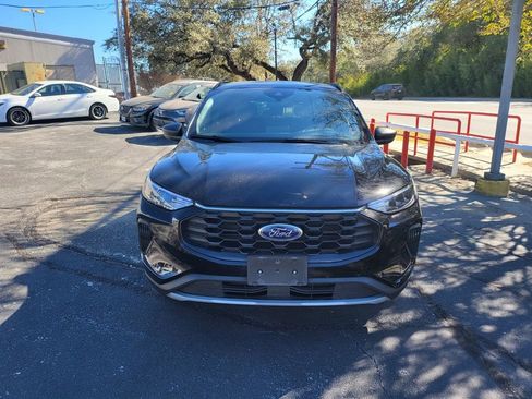 Used 2025 Ford Escape ST-Line image 2