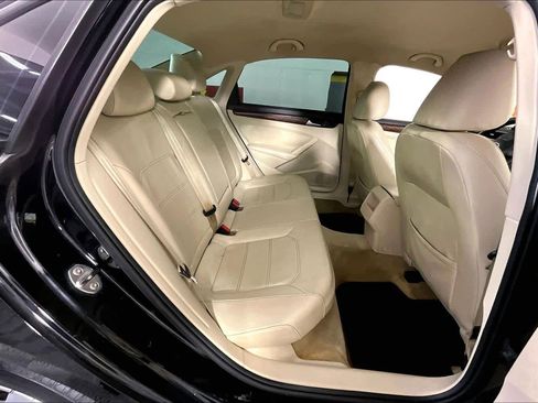 Used 2014 Volkswagen Passat 1.8T Wolfsburg Edition image 17
