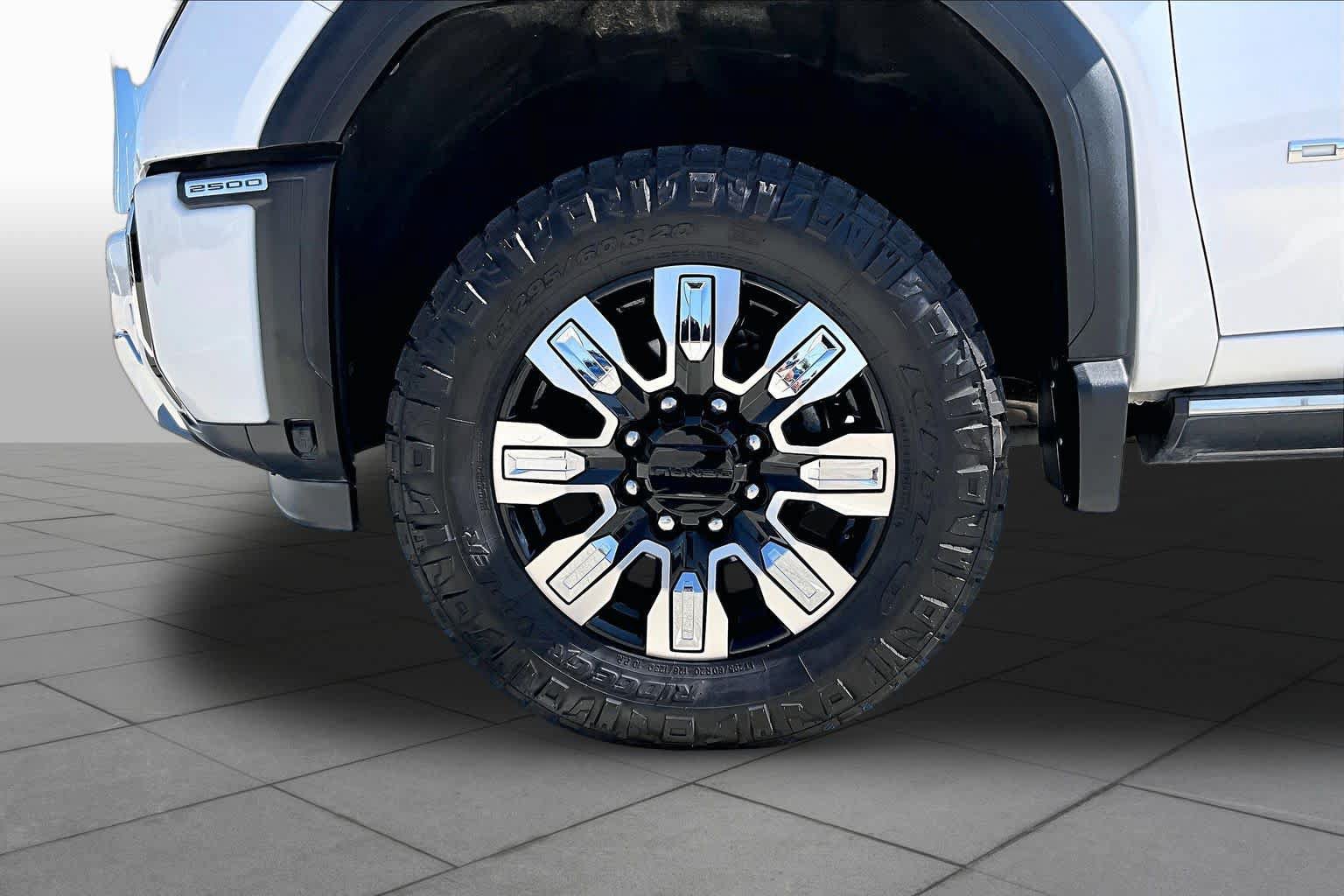 Used 2024 GMC Sierra 2500 Denali w/ Denali Reserve Package AWD/4WD image 11