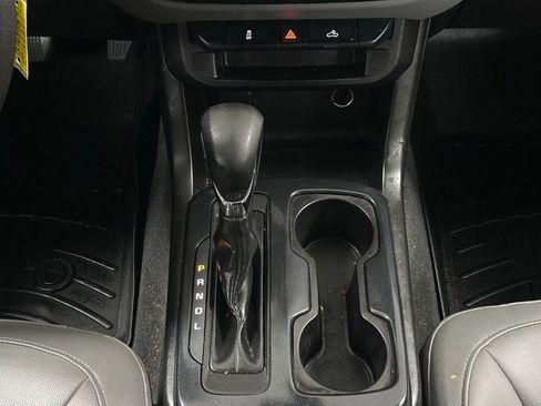Used 2022 Chevrolet Colorado W/T RWD image 19