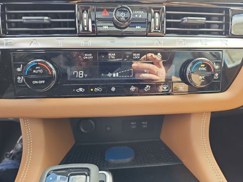 New 2026 Nissan Pathfinder Platinum AWD/4WD image 30