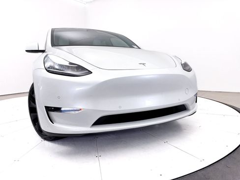 Used 2021 Tesla Model Y Long Range AWD/4WD image 7