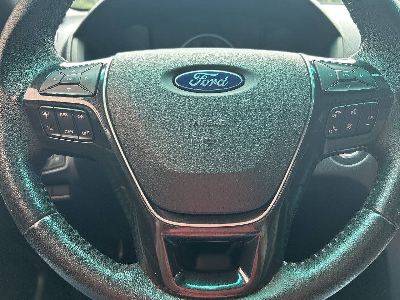 Used 2017 Ford Explorer Limited AWD/4WD image 17
