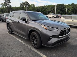 Used 2023 Toyota Highlander XLE FWD video 1
