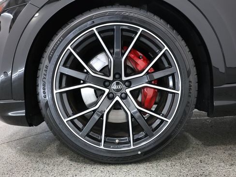 Certified 2023 Audi SQ8 Premium Plus w/ SQ8 Luxury Package AWD/4WD image 5