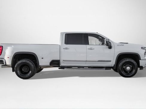 Used 2024 Chevrolet Silverado 3500 High Country w/ High Country Premium Package AWD/4WD image 4
