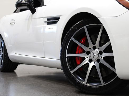 Used 2019 Mercedes-Benz SLC 43 AMG image 3