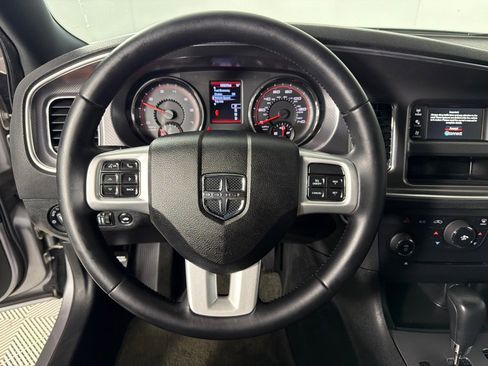 Used 2013 Dodge Charger SE w/ Connectivity Group image 13
