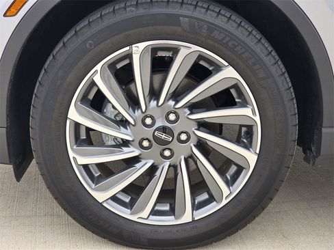 Used 2023 Lincoln Corsair Reserve image 9