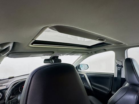 Used 2014 Toyota RAV4 Limited w/ Technology Package FWD image 27