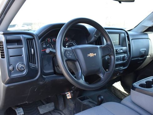 Used 2018 Chevrolet Silverado 1500 Custom w/ Trailering Package image 9