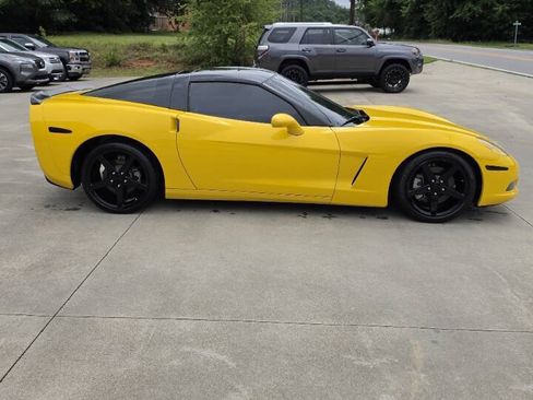 Used 2011 Chevrolet Corvette Coupe w/ Preferred Equipment Group RWD image 4