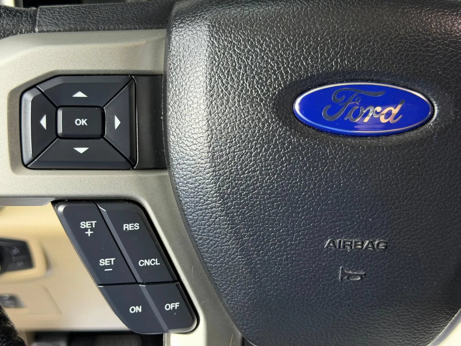 Used 2015 Ford F150 Lariat w/ Equipment Group 501A Mid AWD/4WD image 30