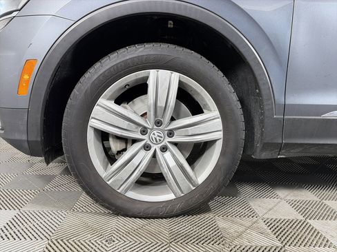 Used 2019 Volkswagen Tiguan SEL Premium image 41