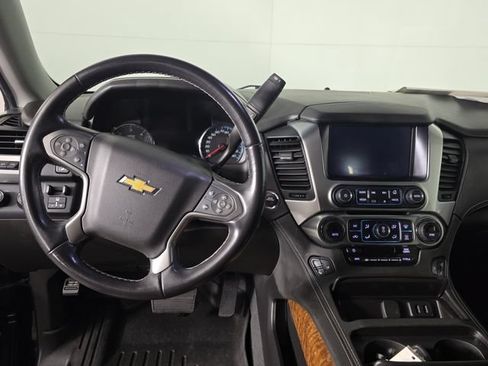 Used 2019 Chevrolet Suburban Premier w/ Premier Plus Edition AWD/4WD image 10