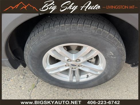 Used 2021 Ford Explorer XLT w/ Class III Trailer Tow Package AWD/4WD image 9