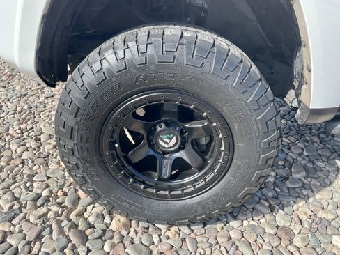 Used 2022 Toyota 4Runner TRD Off-Road AWD/4WD image 9