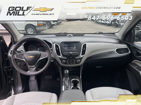 Used 2018 Chevrolet Equinox LS FWD image 28