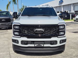 Used 2025 Ford F250 Lariat w/ Lariat Ultimate Package AWD/4WD video 2