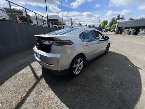 Used 2012 Chevrolet Volt Premium w/ Premium Trim Package FWD image 6