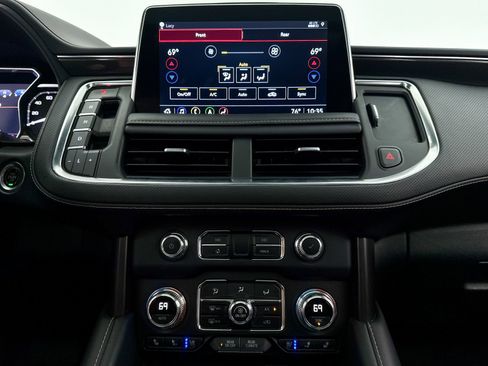 Used 2021 GMC Yukon XL AT4 w/ Rear Media and Nav Package AWD/4WD image 28