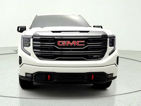 Used 2023 GMC Sierra 1500 AT4 w/ Technology Package AWD/4WD image 2