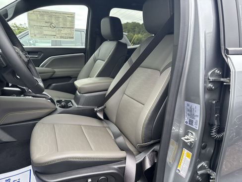 New 2026 Chevrolet Colorado ZR2 w/ Technology Package image 14