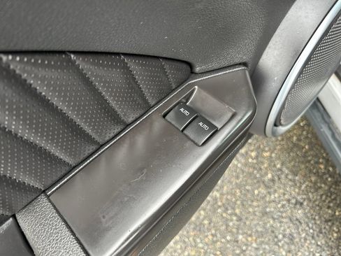 Used 2012 Ford Mustang Shelby GT500 w/ SVT Trackpack image 18