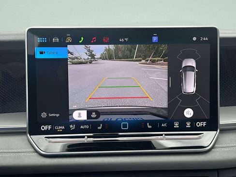 New 2026 Volkswagen Tiguan SE R-Line AWD/4WD image 17