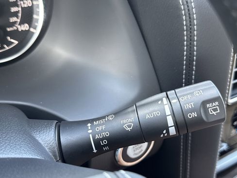 Used 2024 Nissan Armada Platinum w/ Captain's Chairs Package image 26