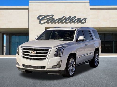 Used 2018 Cadillac Escalade Premium Luxury image 9