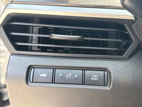 Used 2025 Nissan Altima 2.5 SV FWD image 24