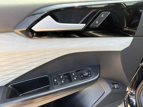 Used 2022 Volkswagen Taos S AWD/4WD image 11