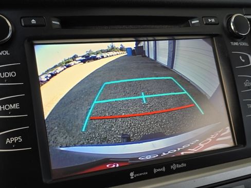 Used 2018 Toyota Highlander Plus AWD/4WD image 17