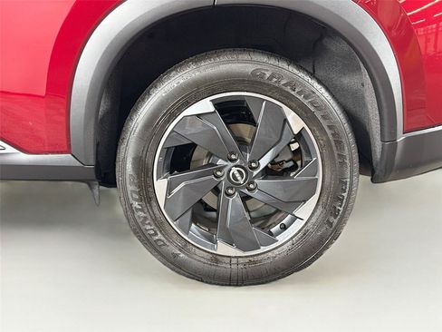 Used 2025 Nissan Rogue SV AWD/4WD image 29