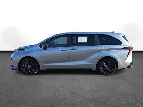 Used 2025 Toyota Sienna XSE image 10