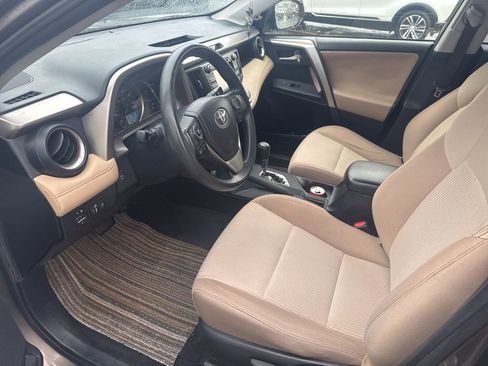 Used 2015 Toyota RAV4 XLE AWD/4WD image 4