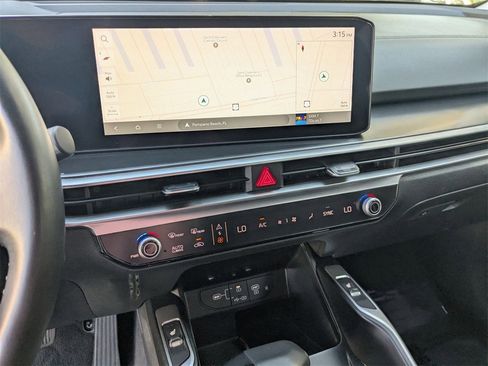 Used 2024 Kia Sorento S image 20