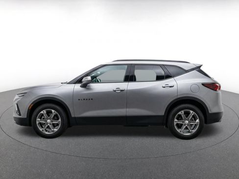 Used 2025 Chevrolet Blazer LT FWD image 4