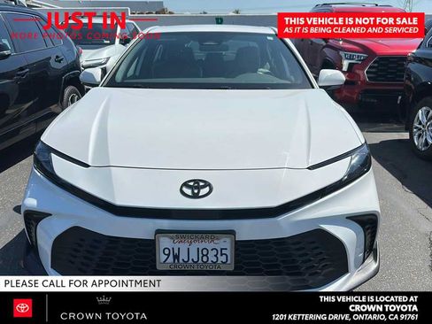 Used 2026 Toyota Camry SE FWD image 2