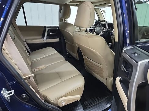 Used 2022 Toyota 4Runner SR5 Premium image 18