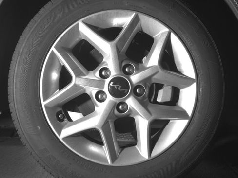 Used 2025 Kia Soul LX w/ LX Technology Package image 13