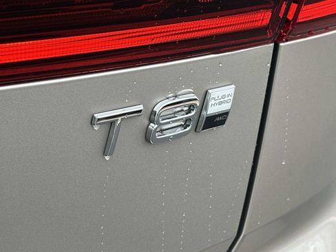 New 2026 Volvo XC60 T8 Ultra w/ Protection Package Premier AWD/4WD image 16