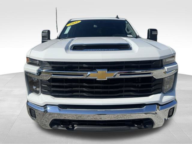 Used 2025 Chevrolet Silverado 2500 LT w/ Convenience Package AWD/4WD image 2