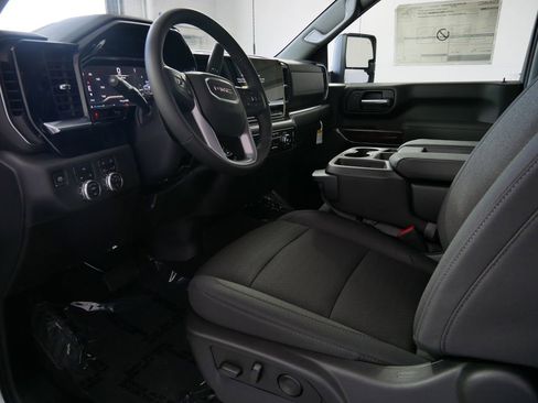 New 2025 GMC Sierra 3500 SLE w/ SLE Convenience Package image 9