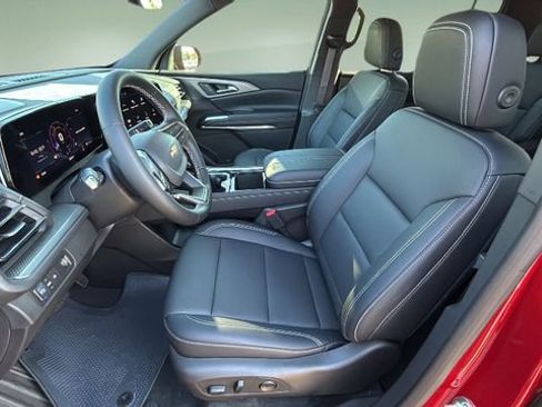 New 2025 Chevrolet Traverse LT w/ Driver Confidence Package image 18