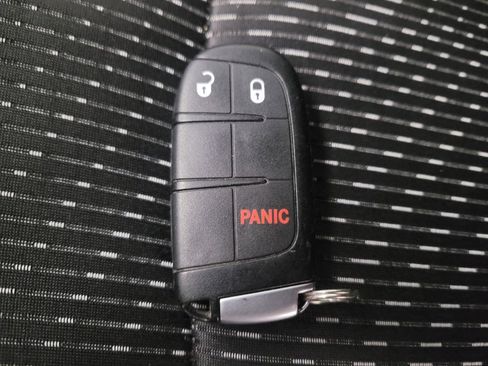 Used 2018 Dodge Journey SE w/ Popular Equipment Group image 32