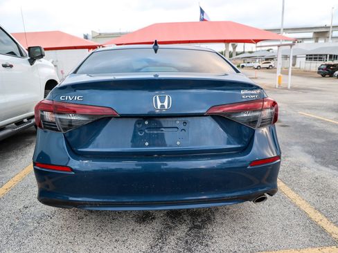 Used 2025 Honda Civic Sport image 9