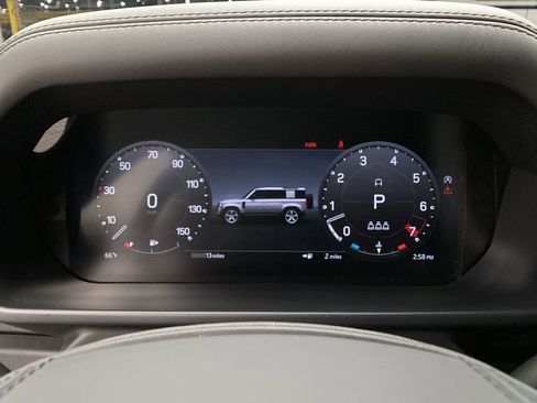 Used 2023 Land Rover Defender 90 X-Dynamic SE image 16