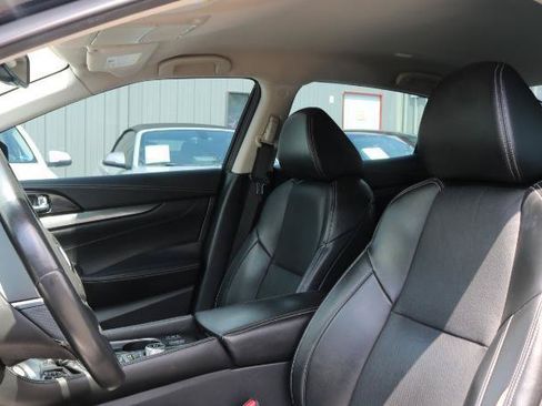 Used 2019 Nissan Maxima 3.5 SV w/ Floor Mat Group FWD image 7